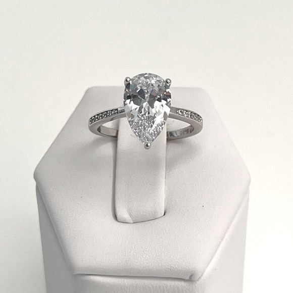 Sale $18 Firm! .925 Sterling Silver Teardrop Pear Cz Ring, sizes 4-12 - Picture 4 of 16